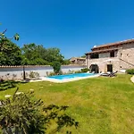 וילה K2n פורץ